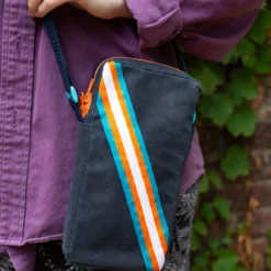 Canvas Shoulder Bag :: SX-70 Sonar 19 Canvas Shoulder Bag :: SX-70 Sonar -Polaroid Store BFCCameraCasesJPGWEB 12