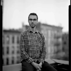 Ilford HP5 400 :: 4x5 :: B&W -Polaroid Store Dan Hureria HP5 2