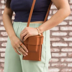 Leather Shoulder Case :: SX-70 -Polaroid Store Leather SX 70 Case LS4