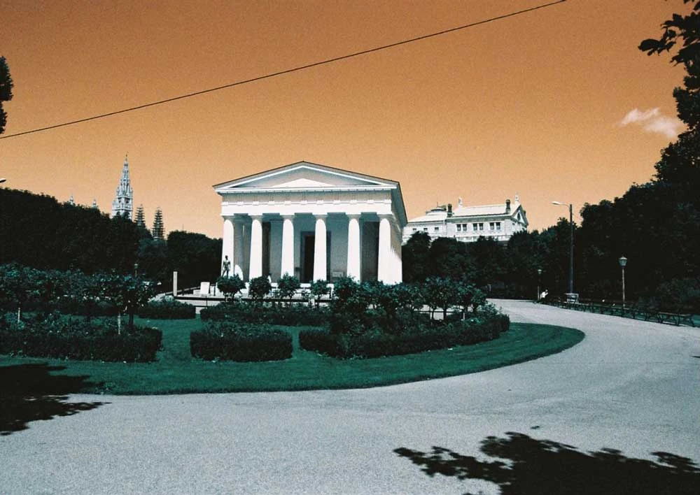 Lomography Turquoise :: Color 5 Lomography Turquoise :: Color - Image 3