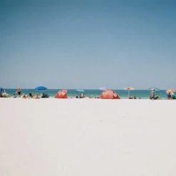 Lomography 400 :: Color -Polaroid Store Lomo 400 35mm Charlotte Pelleray 1