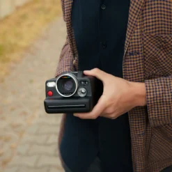 Polaroid :: I-2 -Polaroid Store Still6 Lifestyle MaxSiedentopf PolaroidI2 fullres scaled